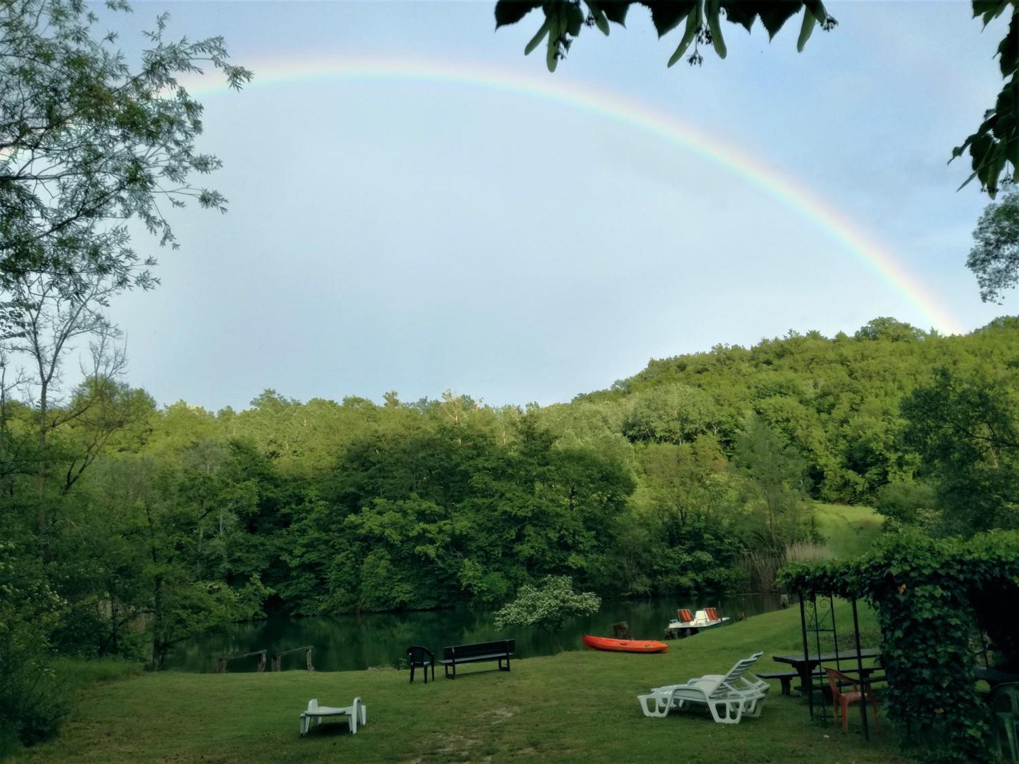 Agriturismo Monterosello 치타디카스텔로 외부 사진